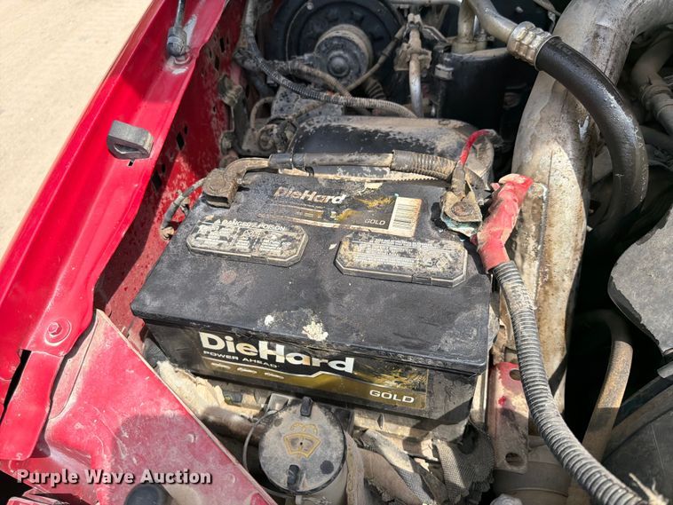 image for item FK0210 2004 Ford F350 Super Duty Crew Cab flatbed pickup truck