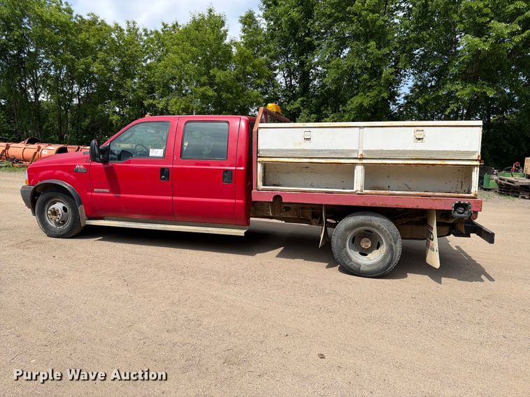 image for item FK0211 2004 Ford F350 Super Duty Crew Cab flatbed pickup truck