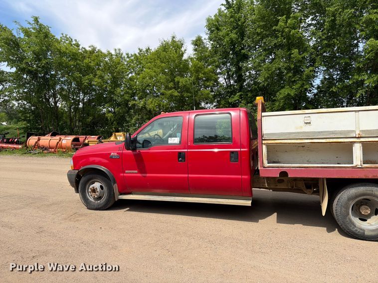 image for item FK0211 2004 Ford F350 Super Duty Crew Cab flatbed pickup truck
