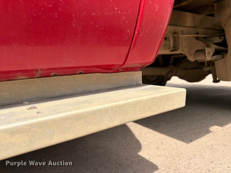 image for item FK0211 2004 Ford F350 Super Duty Crew Cab flatbed pickup truck