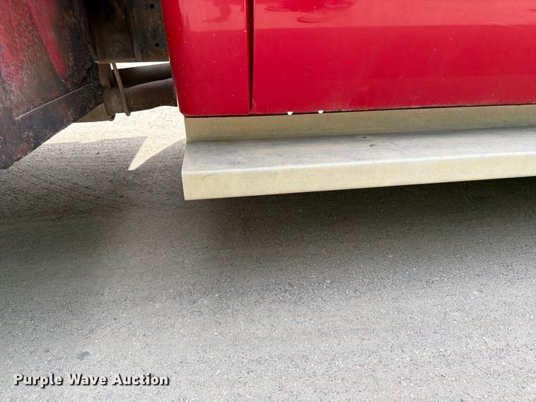 image for item FK0211 2004 Ford F350 Super Duty Crew Cab flatbed pickup truck