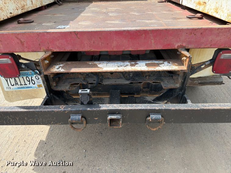 image for item FK0211 2004 Ford F350 Super Duty Crew Cab flatbed pickup truck