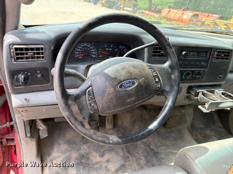 image for item FK0211 2004 Ford F350 Super Duty Crew Cab flatbed pickup truck