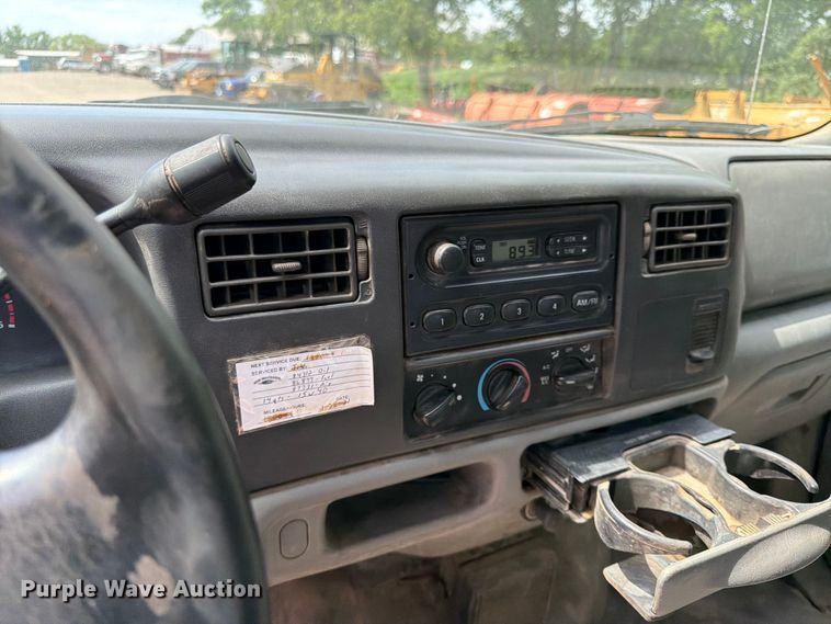 image for item FK0211 2004 Ford F350 Super Duty Crew Cab flatbed pickup truck