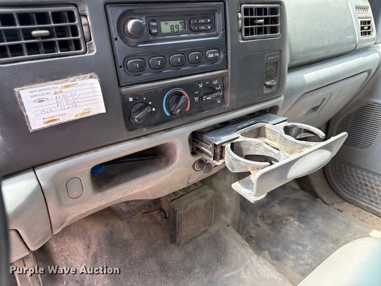 image for item FK0211 2004 Ford F350 Super Duty Crew Cab flatbed pickup truck