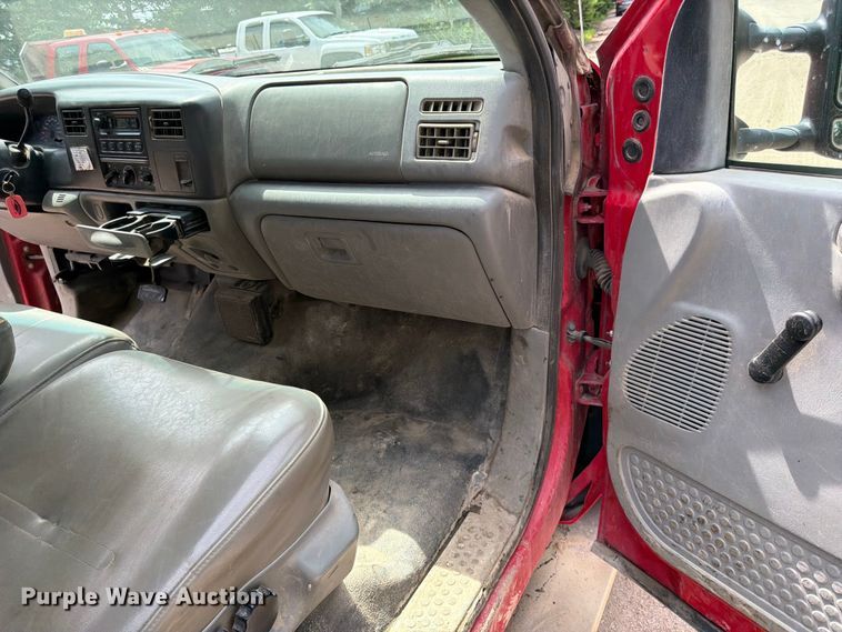 image for item FK0211 2004 Ford F350 Super Duty Crew Cab flatbed pickup truck