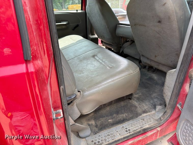 image for item FK0211 2004 Ford F350 Super Duty Crew Cab flatbed pickup truck