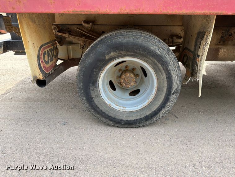 image for item FK0211 2004 Ford F350 Super Duty Crew Cab flatbed pickup truck