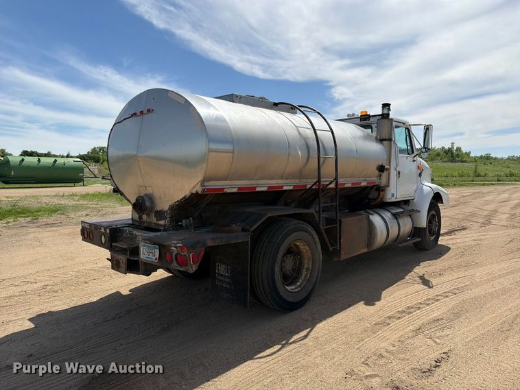 image for item FK0223 1991 International 8200 tank truck