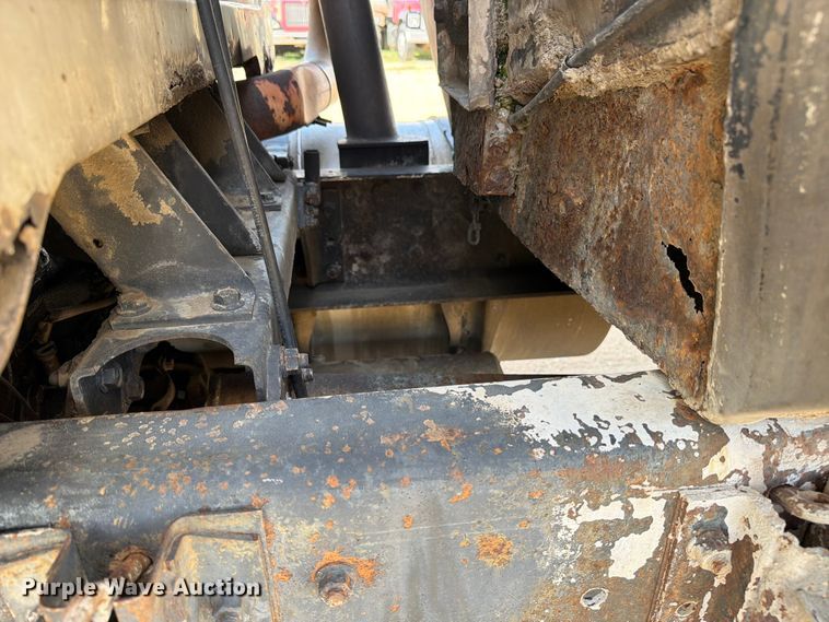 image for item FK0223 1991 International 8200 tank truck