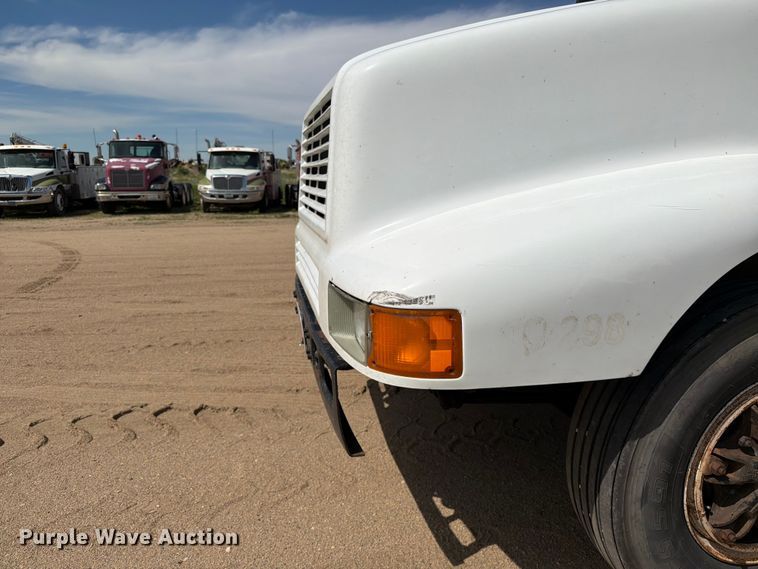 image for item FK0223 1991 International 8200 tank truck