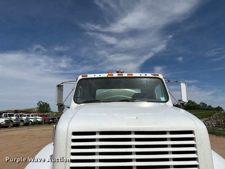 image for item FK0223 1991 International 8200 tank truck