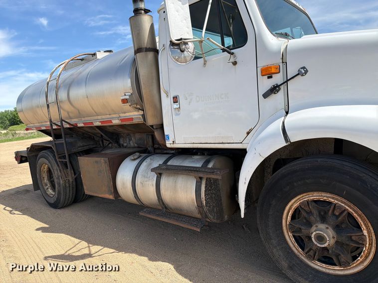 image for item FK0223 1991 International 8200 tank truck