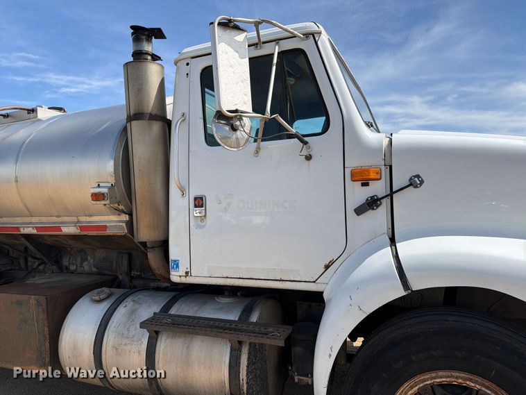 image for item FK0223 1991 International 8200 tank truck