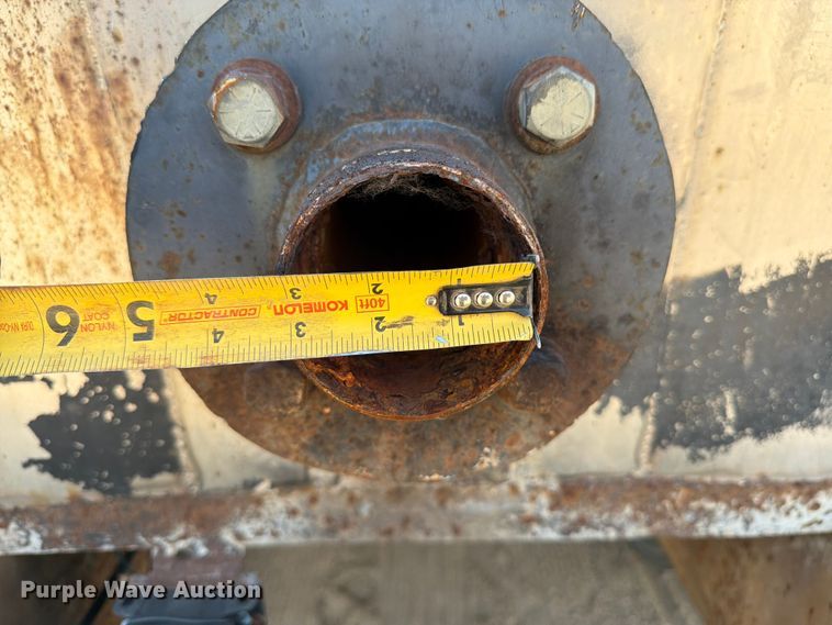 image for item FK0223 1991 International 8200 tank truck