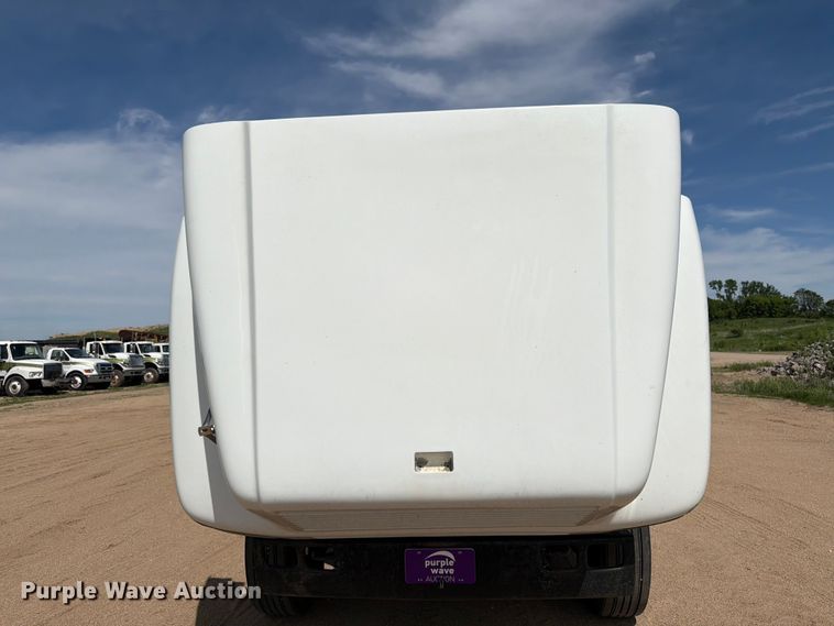 image for item FK0223 1991 International 8200 tank truck
