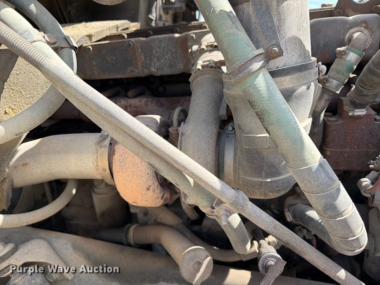 image for item FK0223 1991 International 8200 tank truck