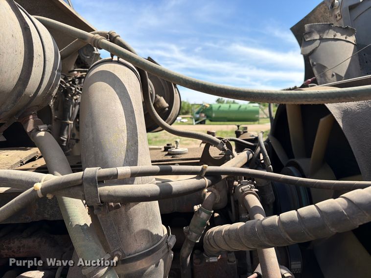 image for item FK0223 1991 International 8200 tank truck