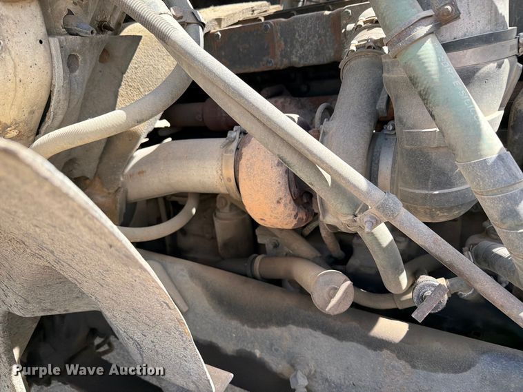 image for item FK0223 1991 International 8200 tank truck