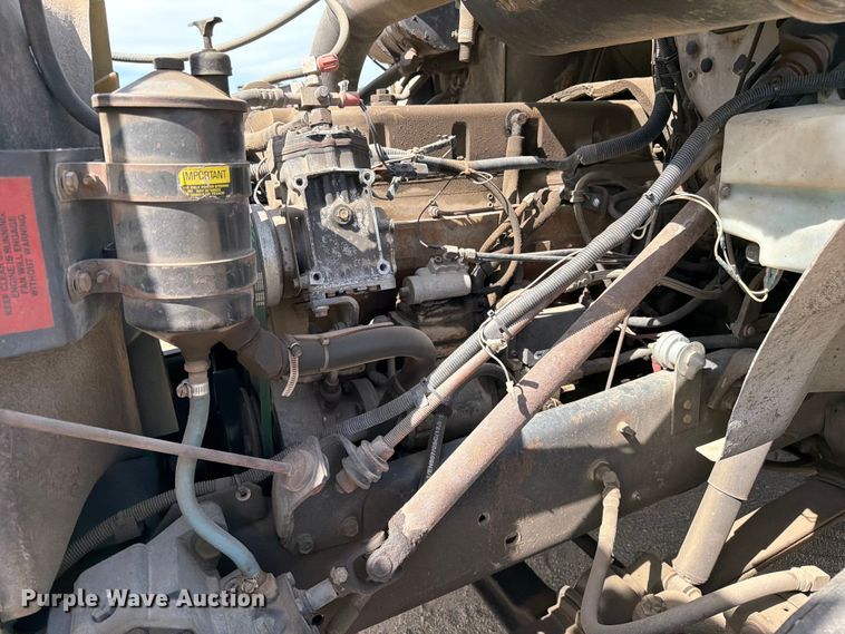 image for item FK0223 1991 International 8200 tank truck