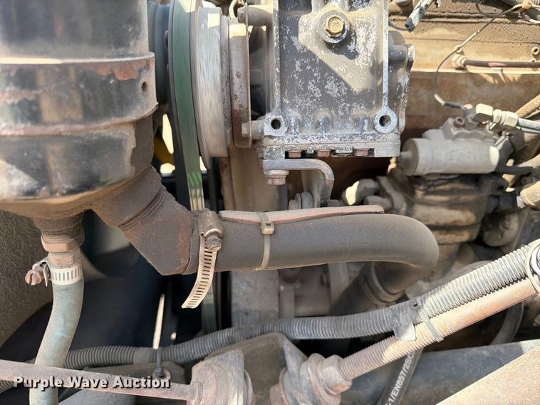 image for item FK0223 1991 International 8200 tank truck