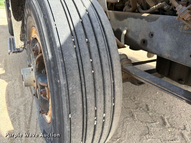 image for item FK0223 1991 International 8200 tank truck