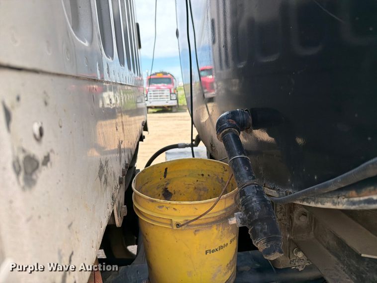 image for item FK0224 2006 Freightliner Business Class M2 oil distributor truck