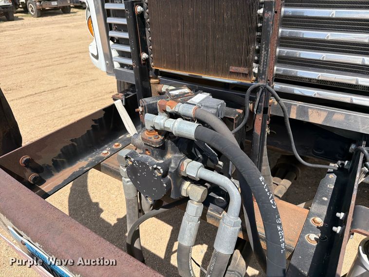 image for item FK0224 2006 Freightliner Business Class M2 oil distributor truck