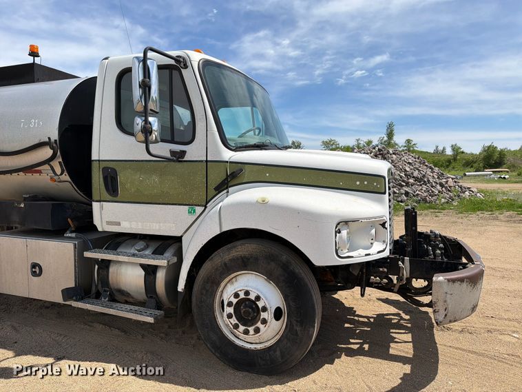 image for item FK0224 2006 Freightliner Business Class M2 oil distributor truck