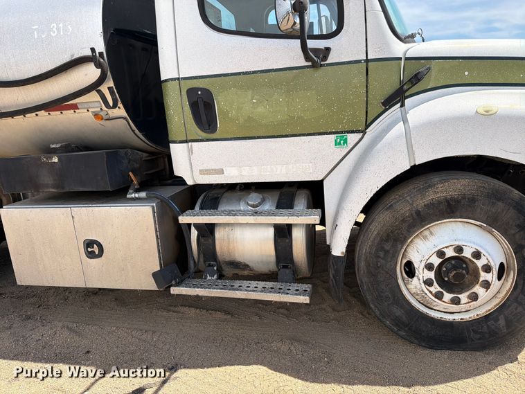 image for item FK0224 2006 Freightliner Business Class M2 oil distributor truck
