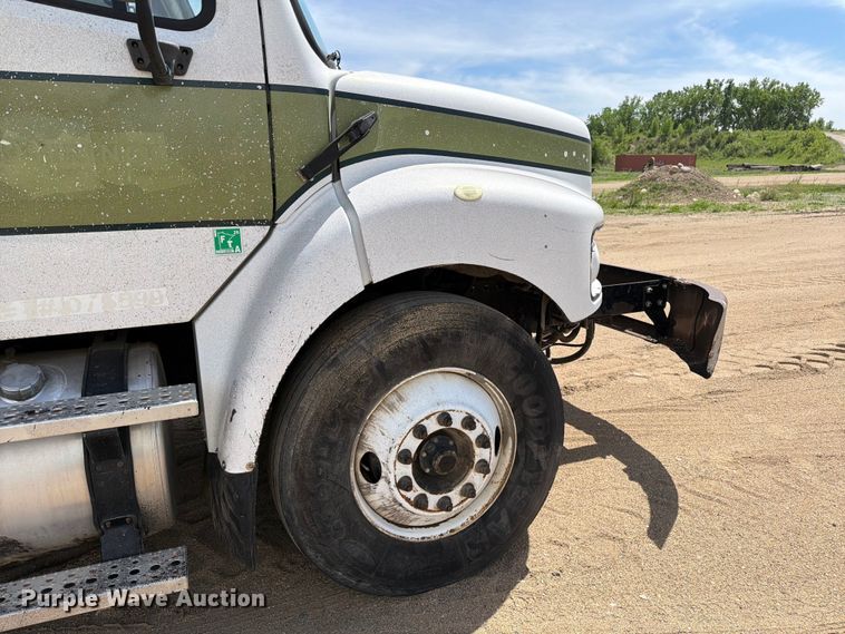 image for item FK0224 2006 Freightliner Business Class M2 oil distributor truck