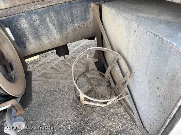 image for item FK0224 2006 Freightliner Business Class M2 oil distributor truck