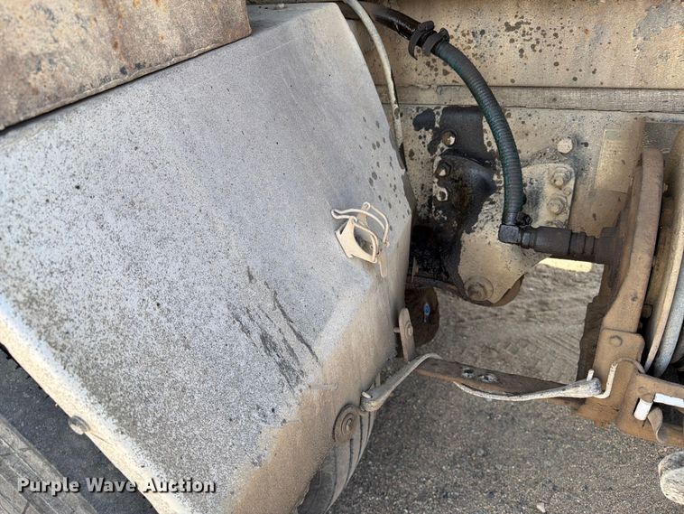 image for item FK0224 2006 Freightliner Business Class M2 oil distributor truck