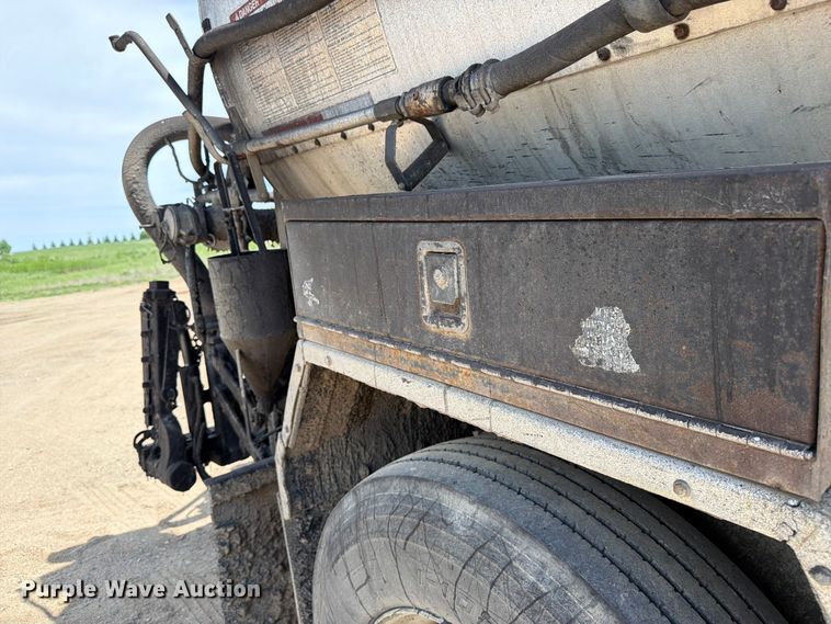 image for item FK0224 2006 Freightliner Business Class M2 oil distributor truck