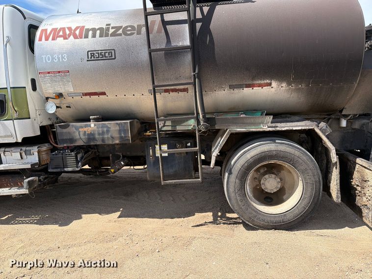 image for item FK0224 2006 Freightliner Business Class M2 oil distributor truck