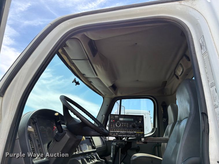 image for item FK0224 2006 Freightliner Business Class M2 oil distributor truck