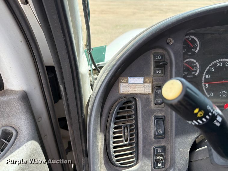 image for item FK0224 2006 Freightliner Business Class M2 oil distributor truck