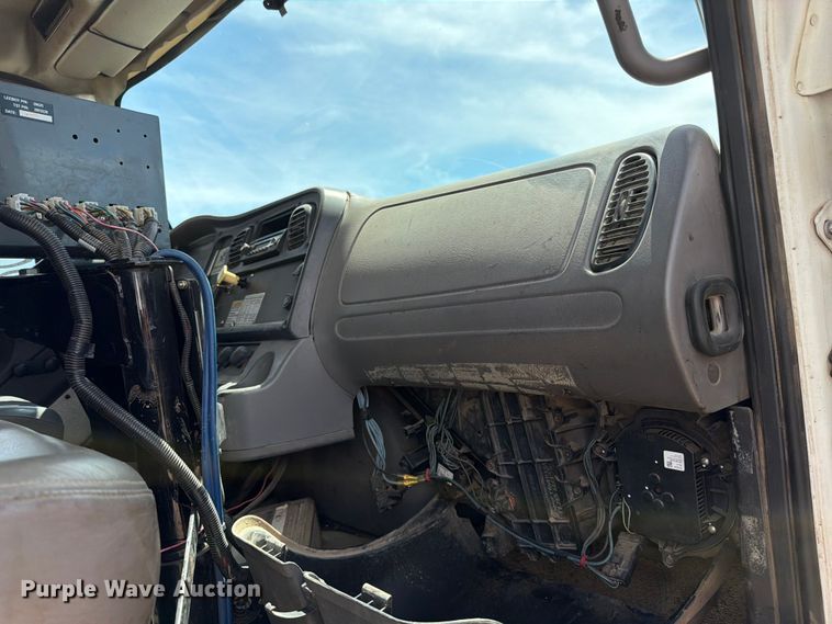 image for item FK0224 2006 Freightliner Business Class M2 oil distributor truck