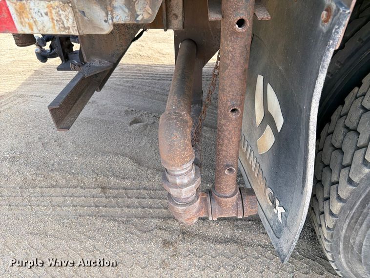 image for item FK0225 1991 International 8200 tank truck