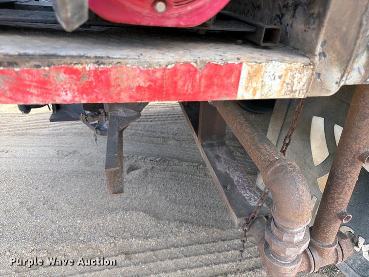 image for item FK0225 1991 International 8200 tank truck
