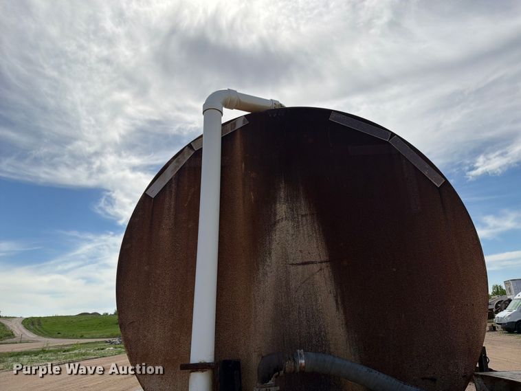 image for item FK0225 1991 International 8200 tank truck