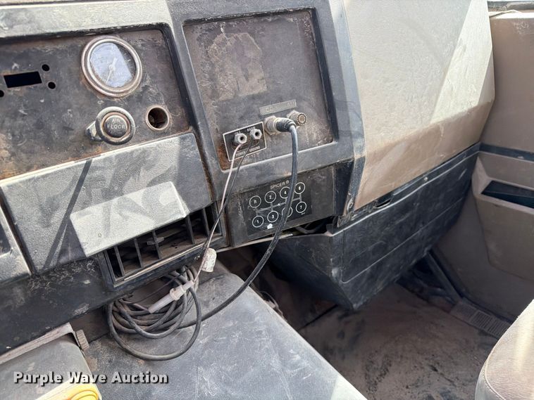 image for item FK0225 1991 International 8200 tank truck