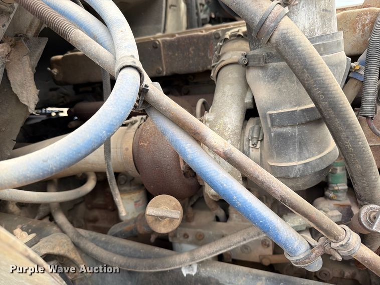 image for item FK0225 1991 International 8200 tank truck