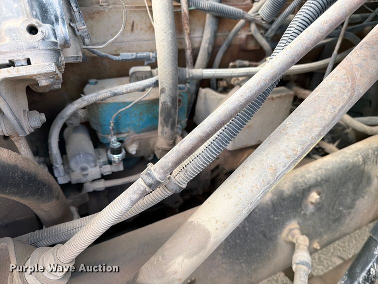 image for item FK0225 1991 International 8200 tank truck