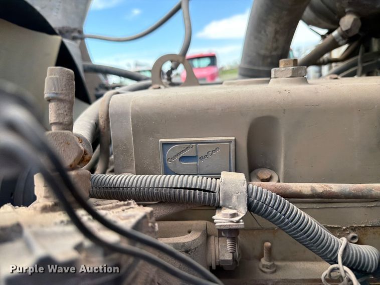 image for item FK0225 1991 International 8200 tank truck