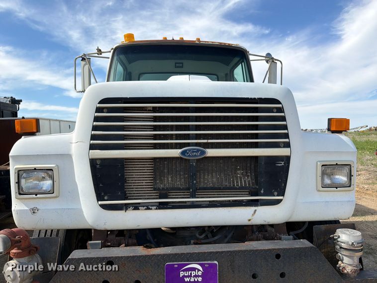 image for item FK0226 1991 Ford LT8000 tank truck