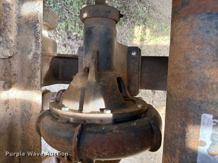 image for item FK0226 1991 Ford LT8000 tank truck