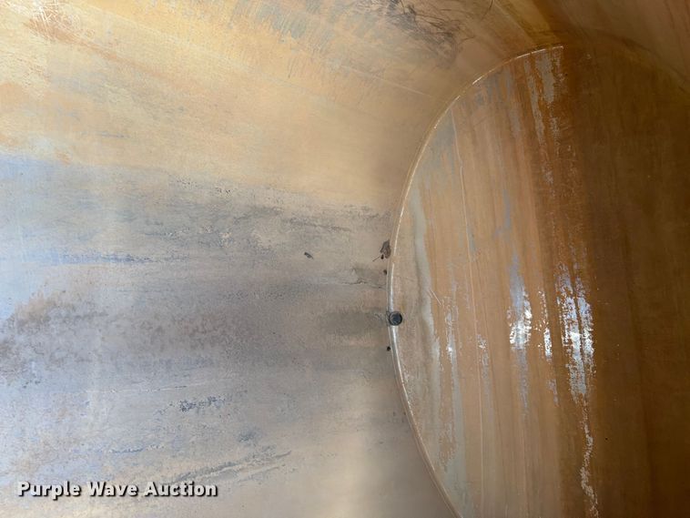 image for item FK0226 1991 Ford LT8000 tank truck