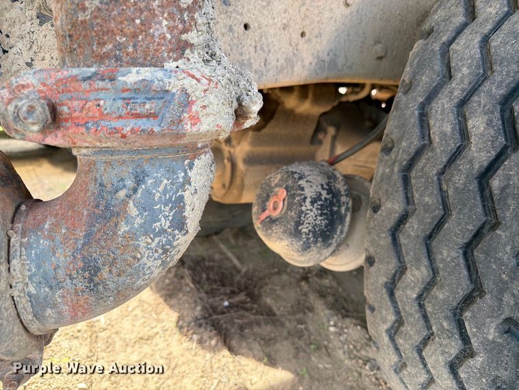 image for item FK0226 1991 Ford LT8000 tank truck