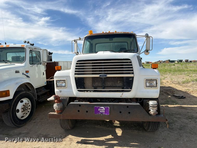 image for item FK0226 1991 Ford LT8000 tank truck